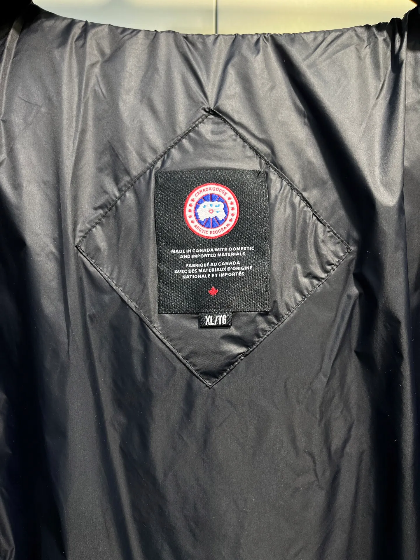 P1100 Highest quality 🌟Canada Goose E62 model 2220LB Abbott Hoody women's short and light down jacket S If you want to do business for a long time, you have to choose the original high-quality goose down for your down jacket. Expensive is not necessarily right, but there is a reason to be expensive. Cheap is not necessarily wrong, but there is a certain risk. Without cost support, there is no quality assurance. Expensive things are good at everything except being expensive; cheap things are good at nothing except being cheap size: s-xl